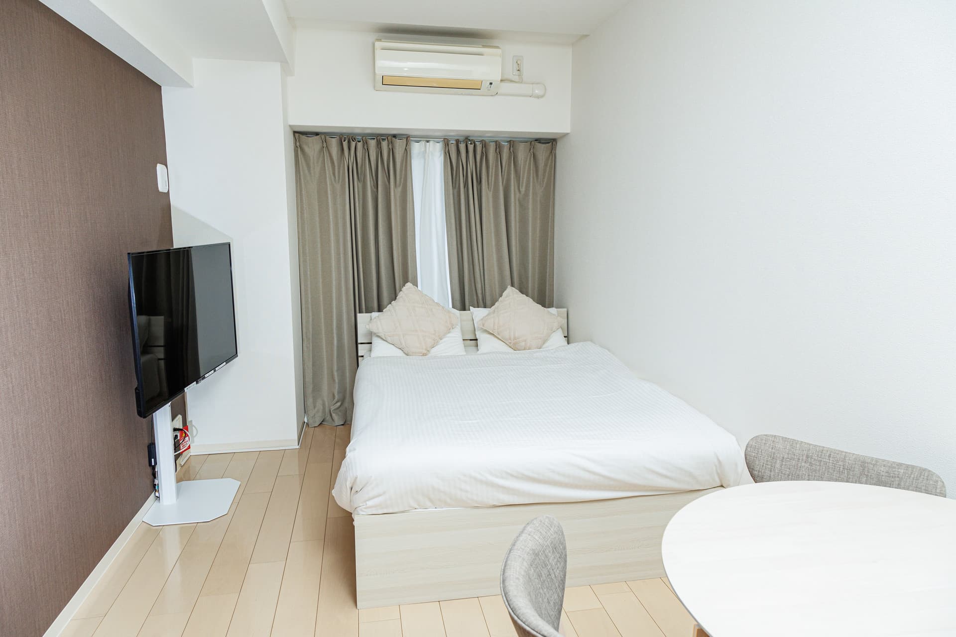 ROOMS 1