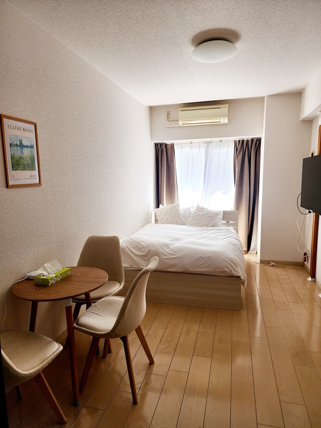 ROOMS 10